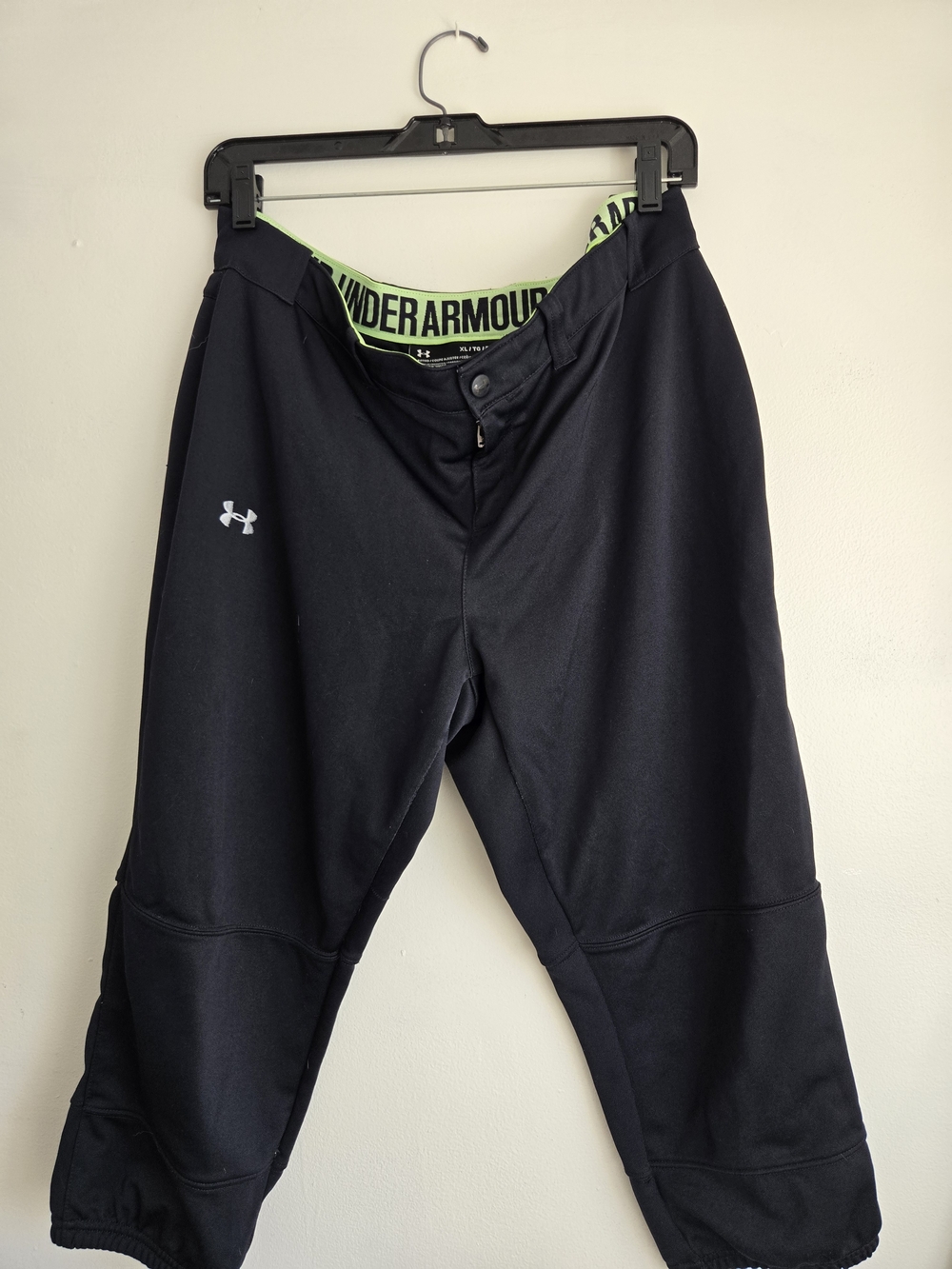 Under Armour Black Athletic Bottoms